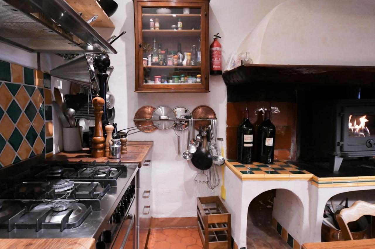 Bed and Breakfast La Cachette Du Comte Montfort-sur-Argens Экстерьер фото