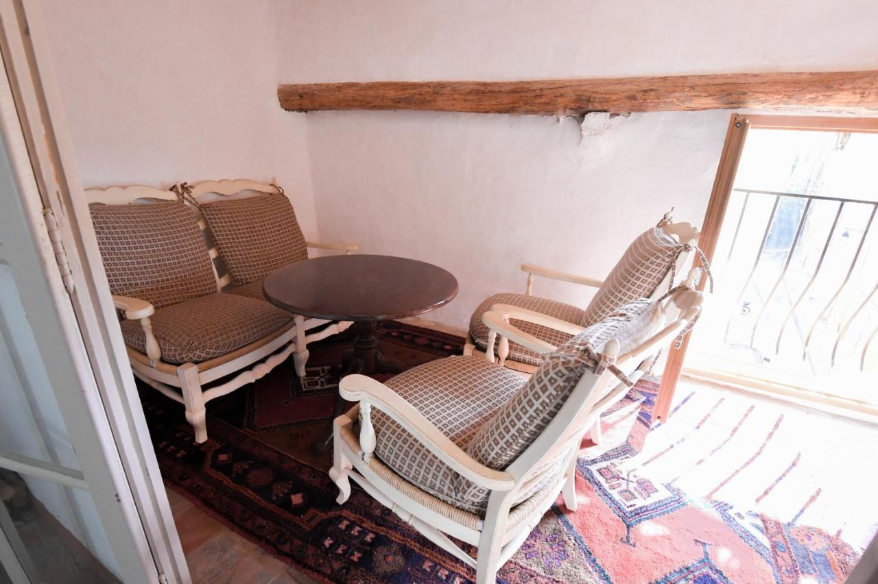 Bed and Breakfast La Cachette Du Comte Montfort-sur-Argens Экстерьер фото